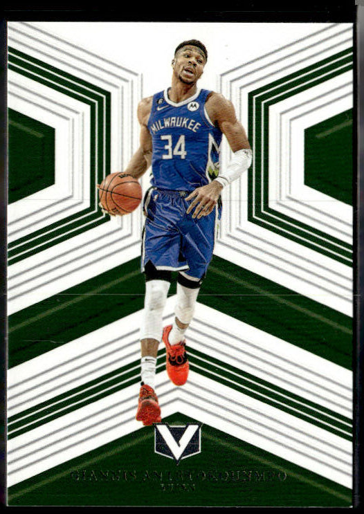 2022-23 Panini Chronicles #180 Giannis Antetokounmpo
