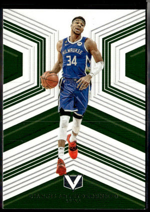 2022-23 Panini Chronicles #180 Giannis Antetokounmpo
